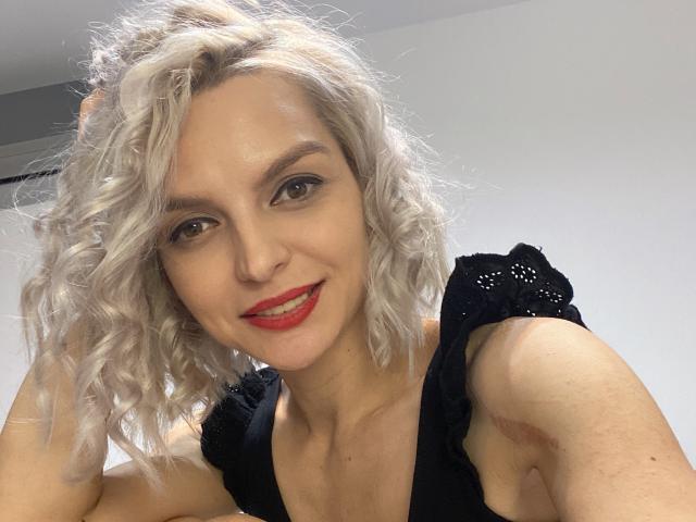 DouceAmelia - Sexe cam en vivo - 28560995