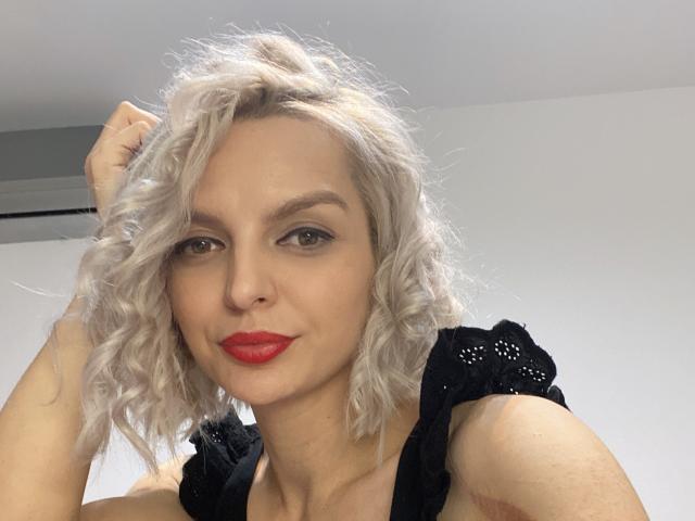 DouceAmelia - Live porn &amp; sex cam - 28561001