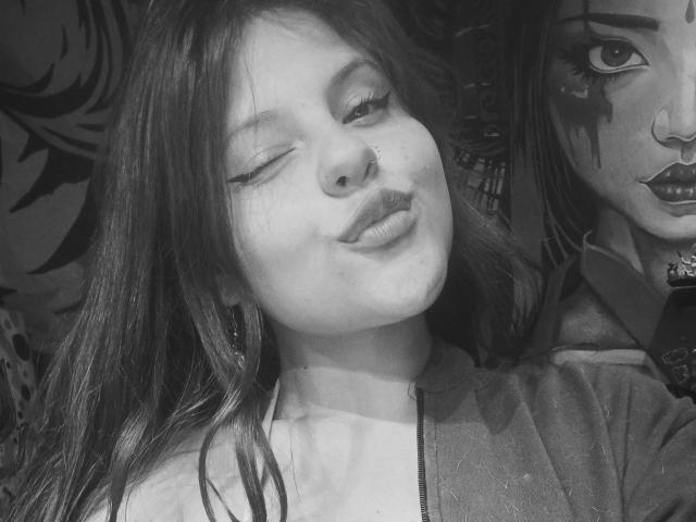 SophieHil - Live sex cam - 28568813