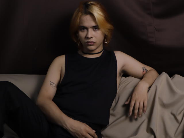 BenjiVampire - Live sexe cam - 28569806