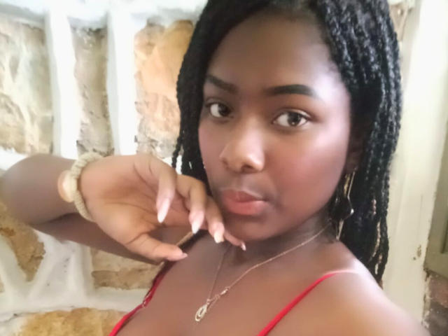 KarinaFlowers - Live porn &amp; sex cam - 28572704