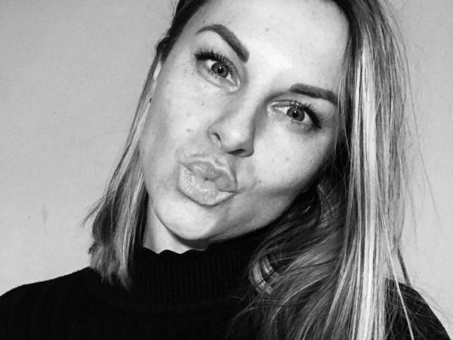 BelleLisaG - Live sex cam - 28573370