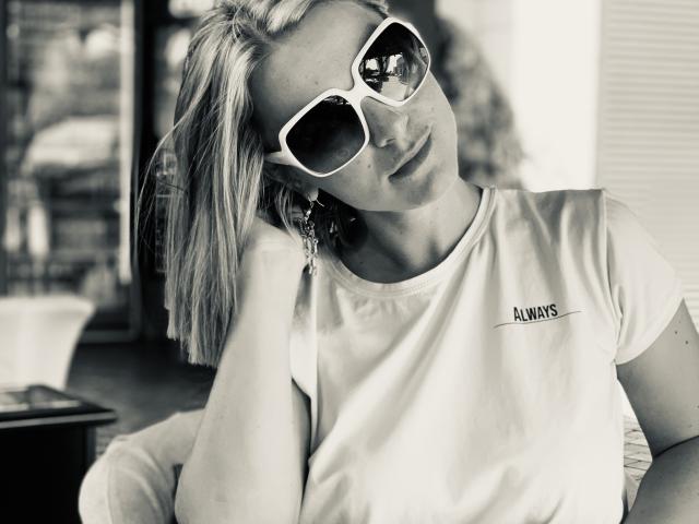 BelleLisaG - Live porn &amp; sex cam - 28573673