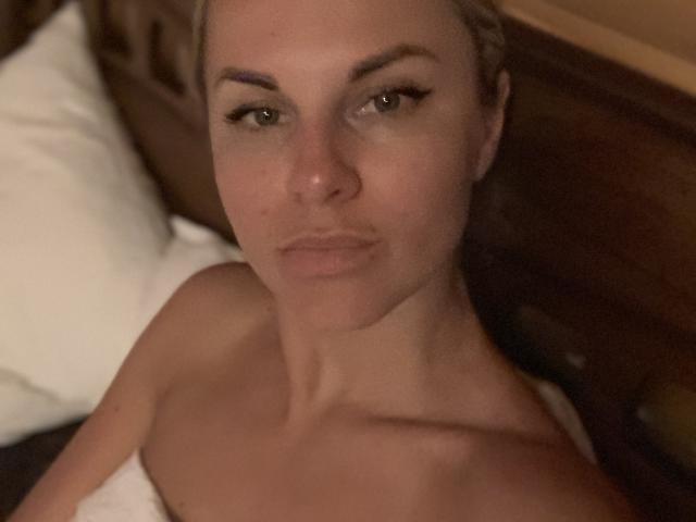 BelleLisaG - Live porn &amp; sex cam - 28573685