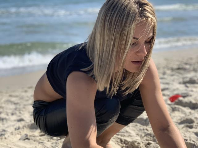 BelleLisaG - Live porn &amp; sex cam - 28573700