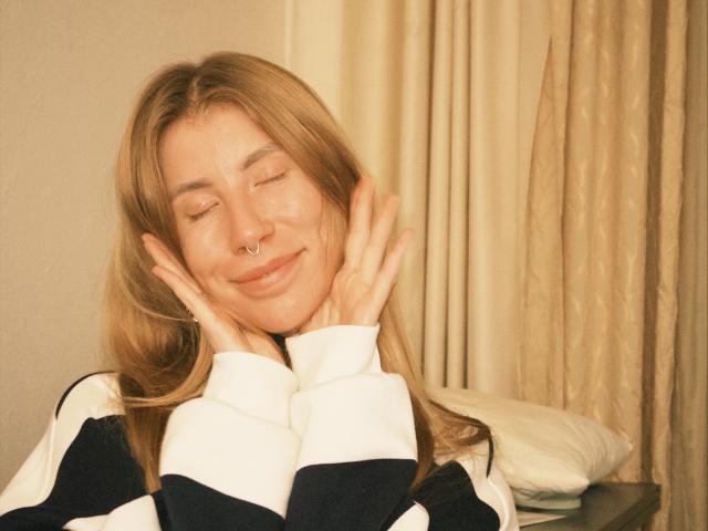 CharlotteDream - Live Sex Cam - 28575299