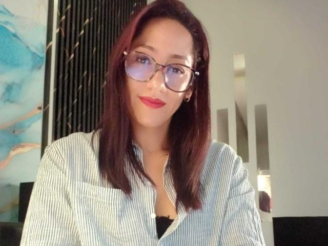 SamanthaCorine - Live Sex Cam - 28576406