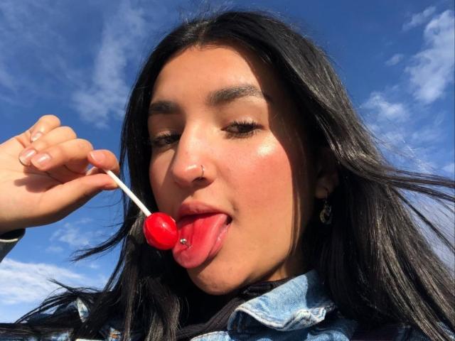 YviTaylor - Live Sex Cam - 28584755