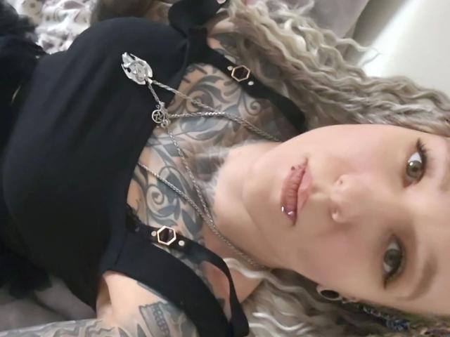 Chrissy-cupcakes-hot - Live sex cam - 28585487