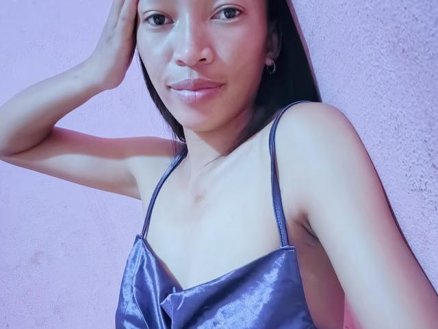 VikkyHot - Live sexe cam - 28585562