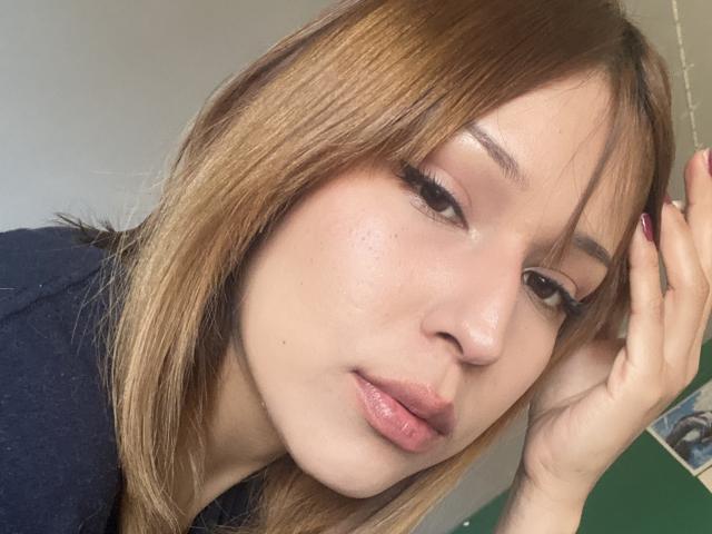 KiaraHernandezX - Live porn &amp; sex cam - 28591544