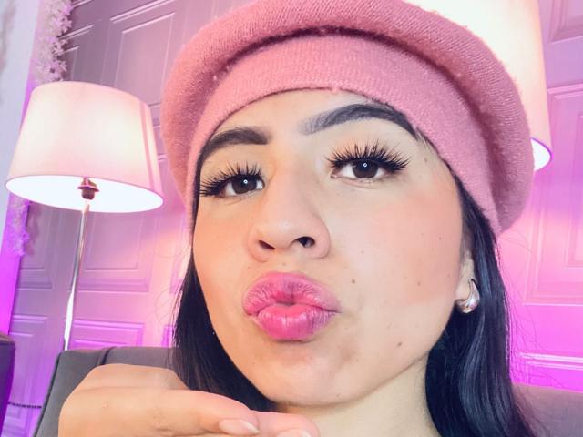 ZoeRedds - Live porn &amp; sex cam - 28593557