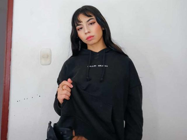 KatherinJohns - Live Sex Cam - 28596089