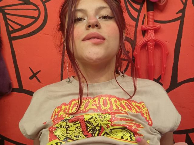 SophieHil - Live sex cam - 28600193