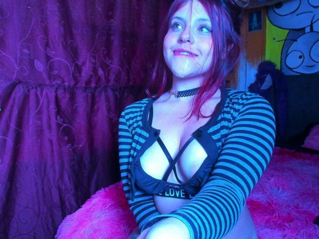 SophieHil - Live sex cam - 28600514