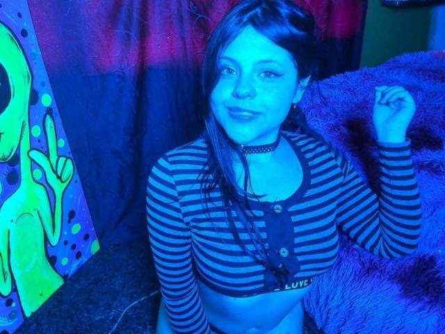 SophieHil - Live sex cam - 28600571