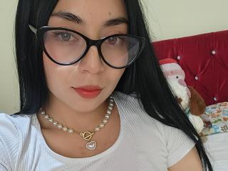 Luisianna - XLoveCam cam model profile and statistics