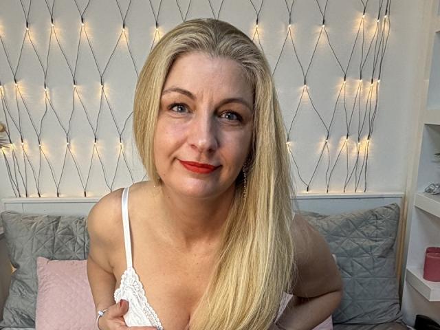 MissyNia - Live porn &amp; sex cam - 28602059