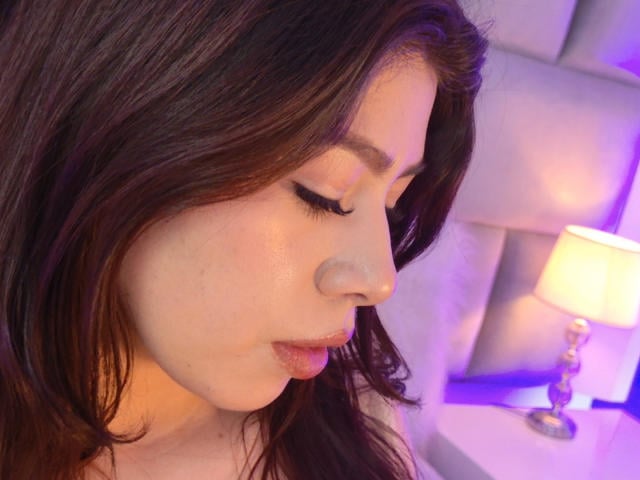 LindaMancini - Live Sex Cam - 28603250