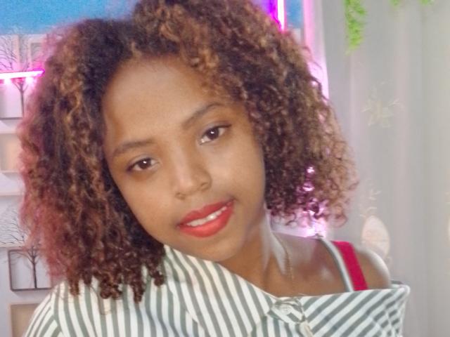 Nerina - Live Sex Cam - 28605026