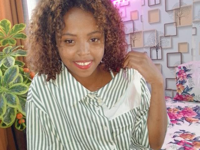 Nerina - Live Sex Cam - 28605029