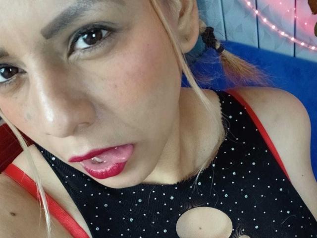 KathaleyaGrayyAss - Élő pornó és szexkamera - 28607810