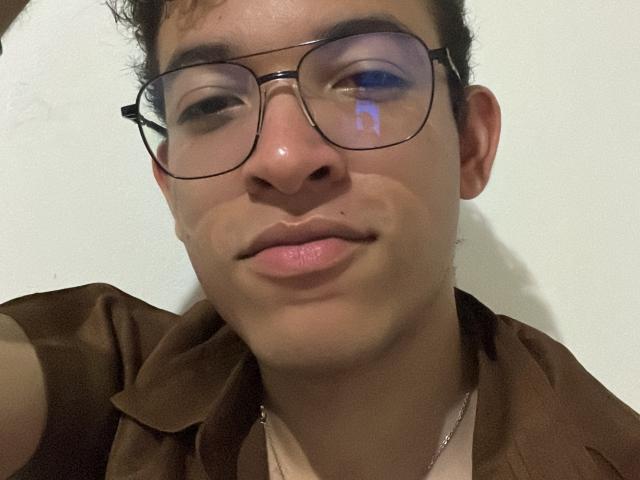 MiloJhones - Sexe cam en vivo - 28607867