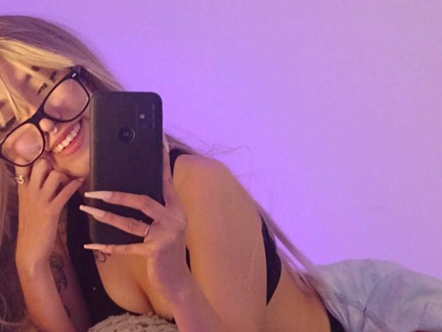 OliviaMonroee - Live sex cam - 28622609