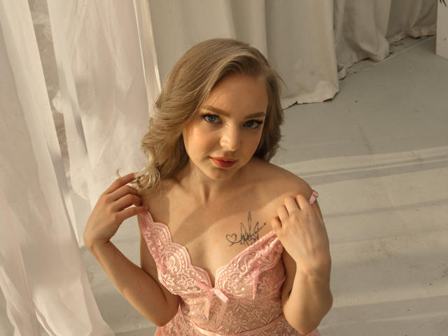 EmilySunshineS - Live porn &amp; sex cam - 28637135