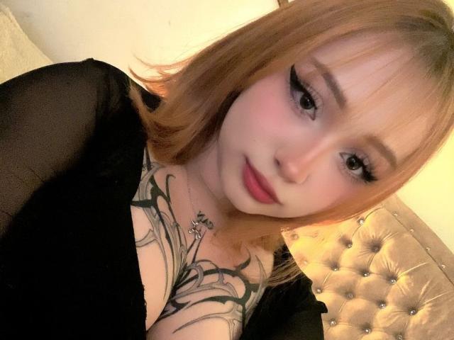 DarkCourtney - Live sex cam - 28643171
