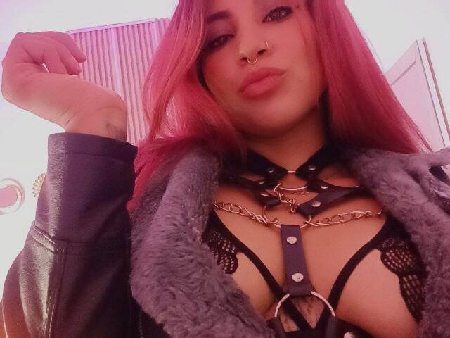 LarissaMiller - Live sex cam - 28650170