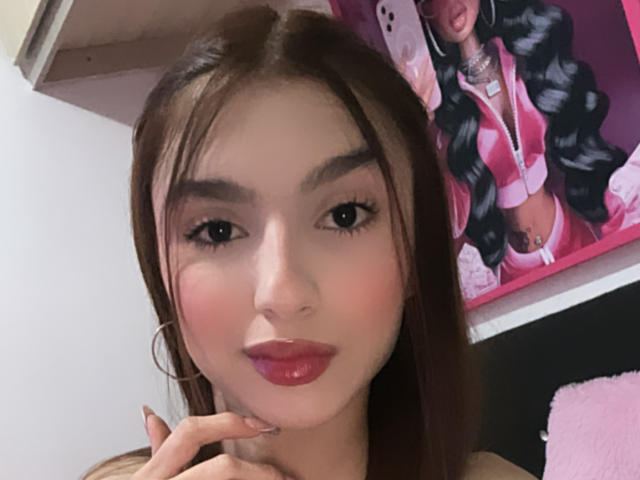 MilanMoon - Live sex cam - 28657085