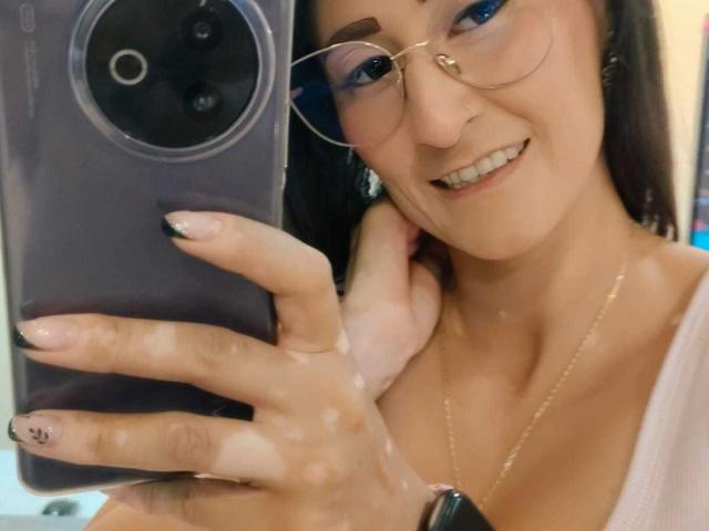 SharissWillian - Live sex cam - 28657829