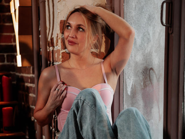 EvelynCute - Live porn &amp; sex cam - 28658123