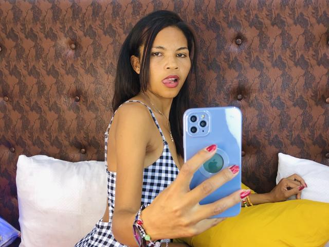 CharlineMagik - Live sexe cam - 28658360