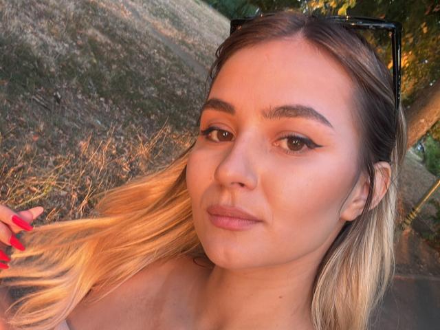 AnniaAnn - Live sex cam - 28659899