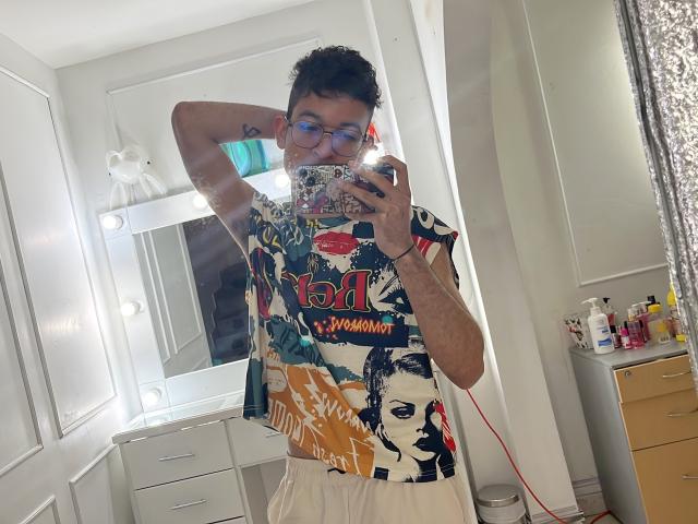 MiloJhones - Live sexe cam - 28664909