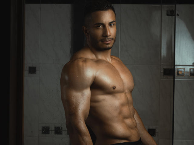 ZaneMaverick - Live sex cam - 28667597