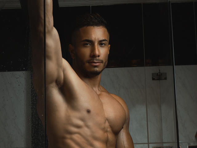ZaneMaverick - Live sex cam - 28667609