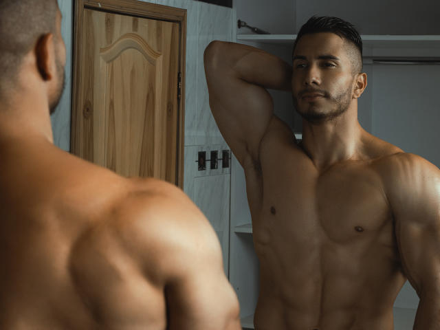 ZaneMaverick - Live sex cam - 28667612