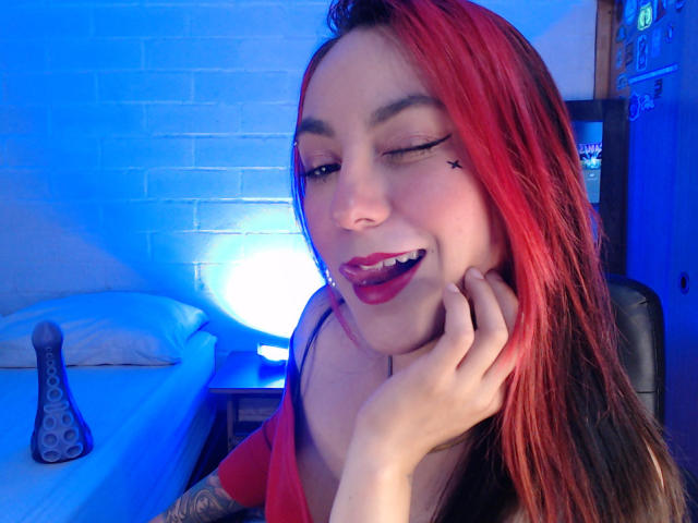 AmyStreetwise69 - Live Sex Cam - 28669436