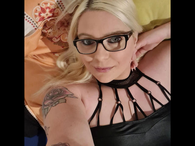 Sweet-Butterfly-hot - Live porn &amp; sex cam - 28669466