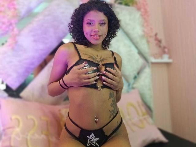 LunaKeller - Live sex cam - 28670186