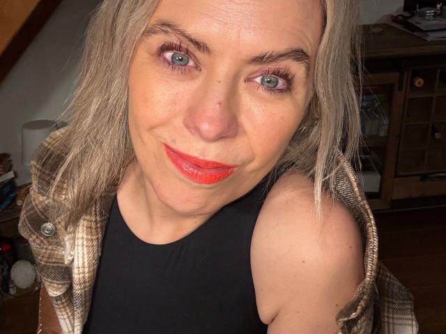 MiaHase-hot - Live porn &amp; sex cam - 28674389