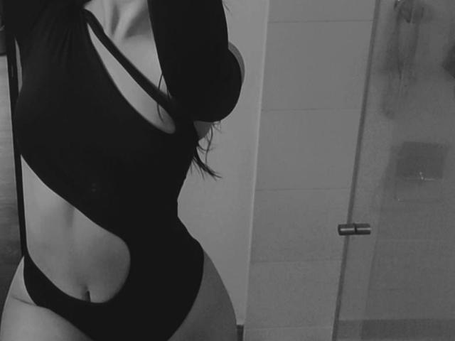 MagieeThomson - Live sex cam - 28678376