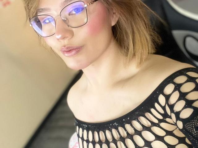 CandyVelvet - Live sex cam - 28681100