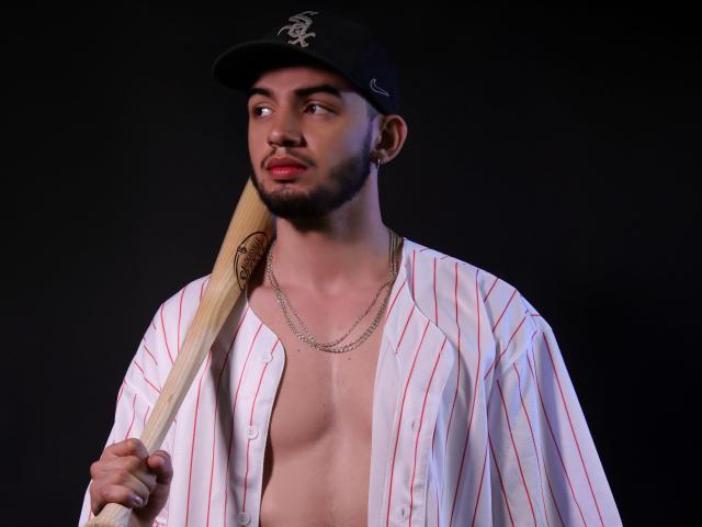 MichaelMagno - Live Sex Cam - 28682045