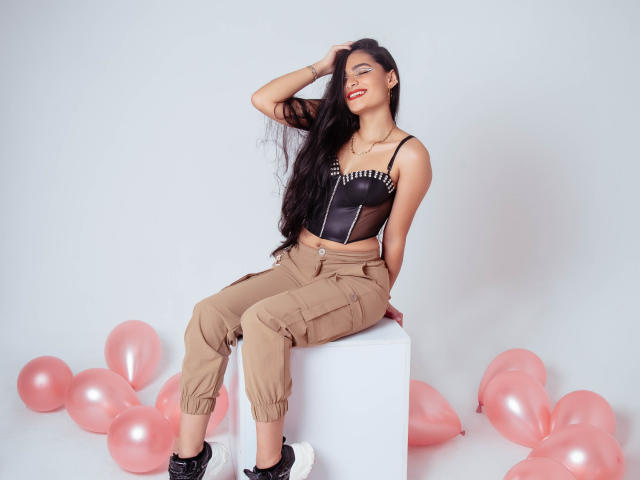 LunaAspen - Live sex cam - 28684010