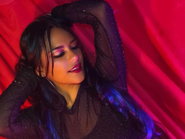 MiaBellucci - Live porn &amp; sex cam - 28685594