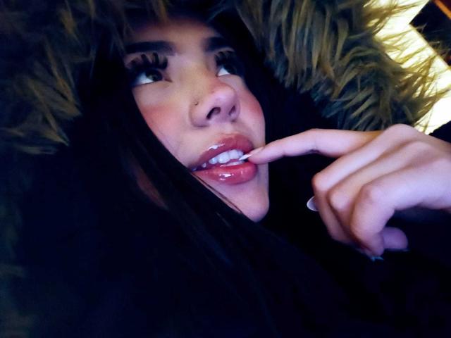 ValerieCasanova - Live sex cam - 28692809